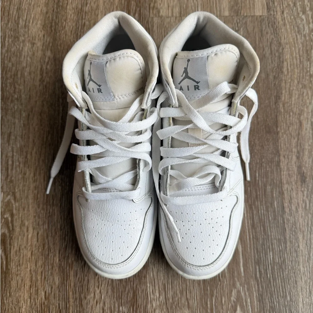 Kids Jordan 1 Mid Sneakers